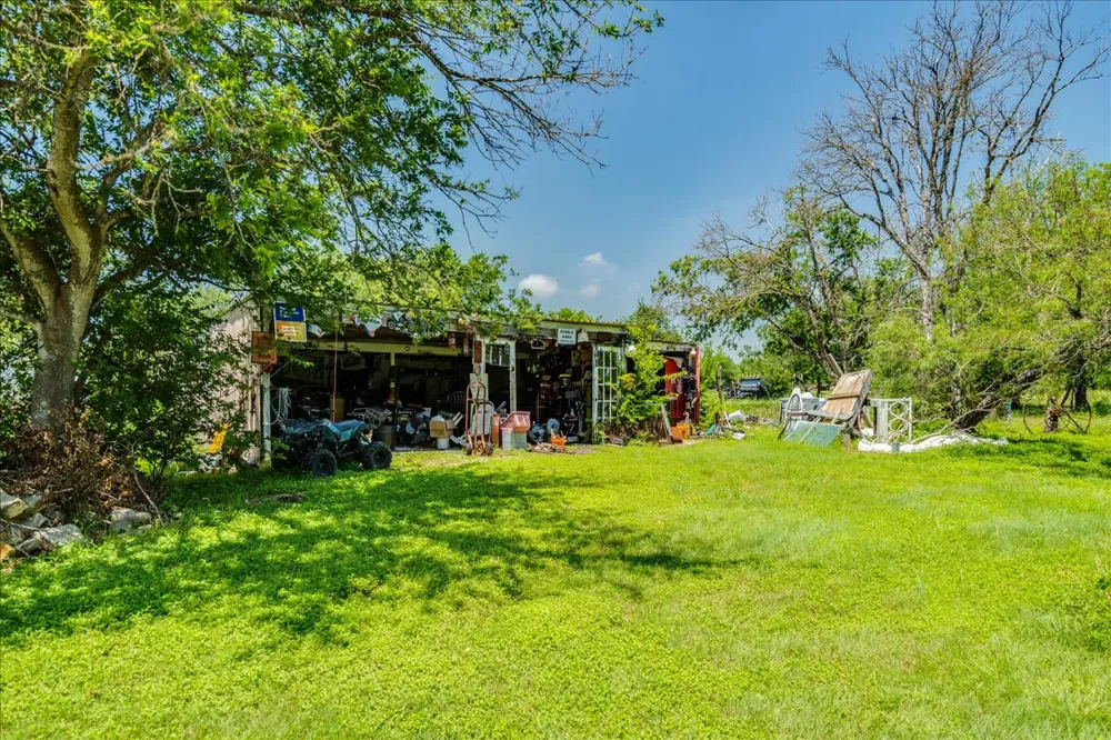 123 Crossroads Drive Dale, TX 78616