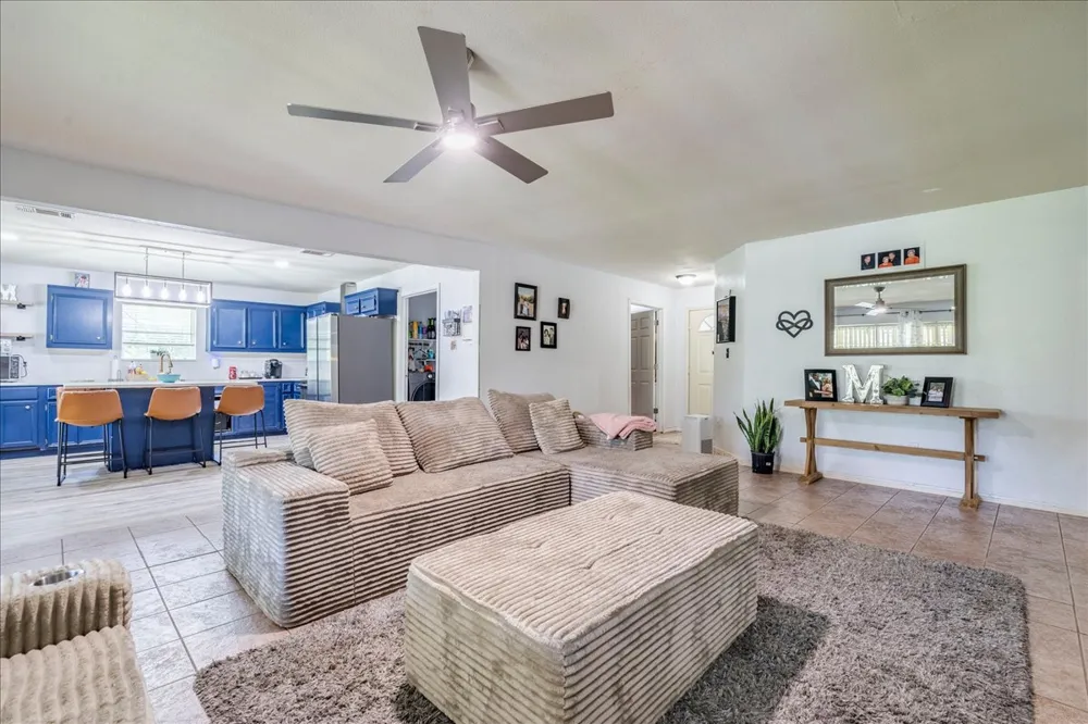 123 Crossroads Drive Dale, TX 78616