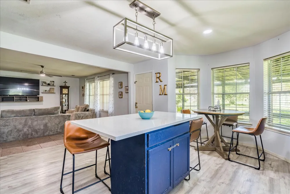 123 Crossroads Drive Dale, TX 78616