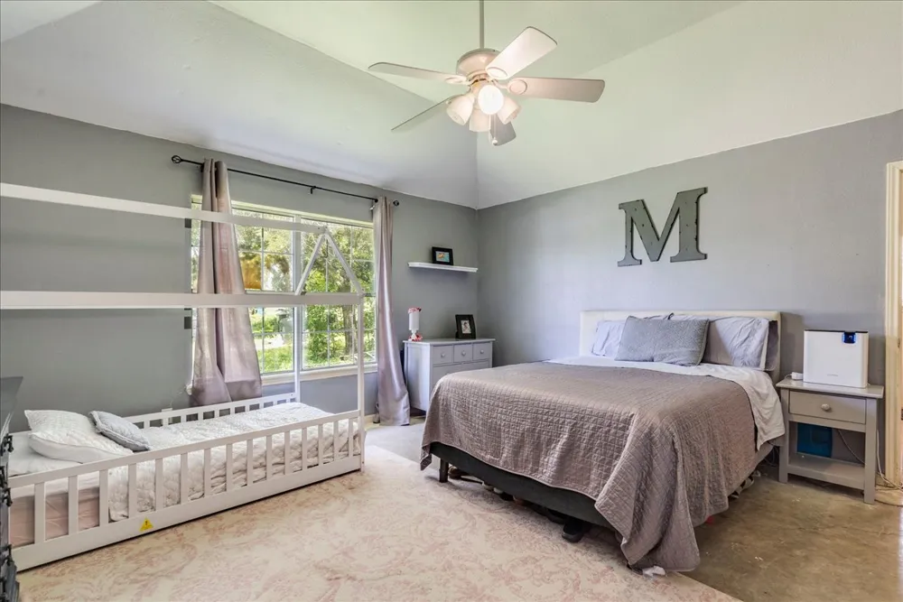 123 Crossroads Drive Dale, TX 78616