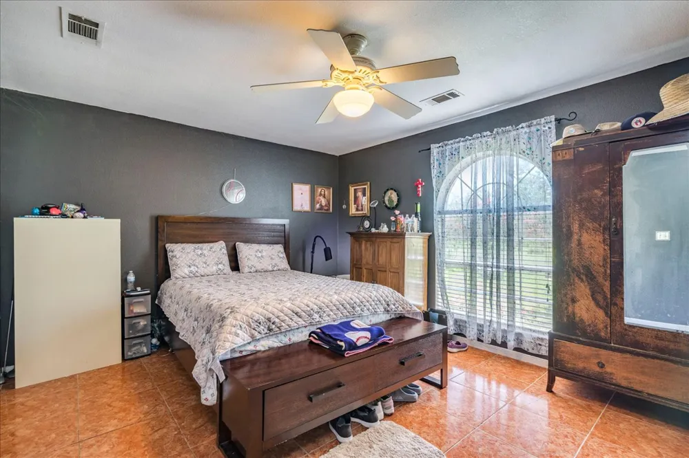 123 Crossroads Drive Dale, TX 78616