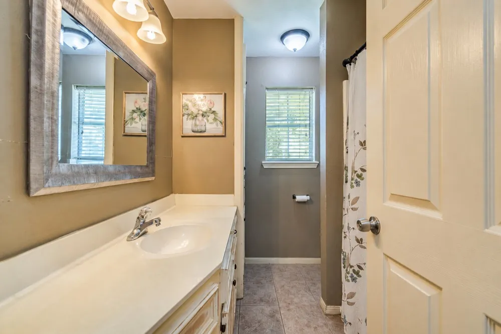 123 Crossroads Drive Dale, TX 78616