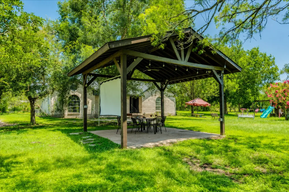 123 Crossroads Drive Dale, TX 78616