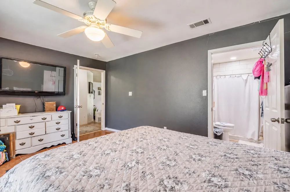 123 Crossroads Drive Dale, TX 78616