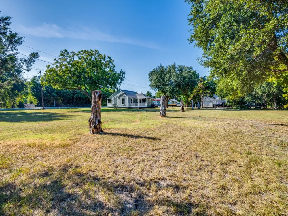 5610 Lyons Road Garland, TX 75043