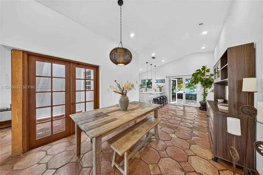 15307 SW 52nd Ter Miami, FL 33185