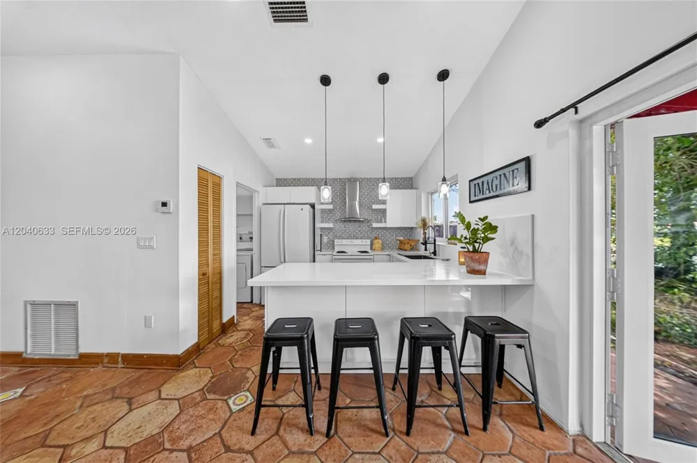 15307 SW 52nd Ter Miami, FL 33185