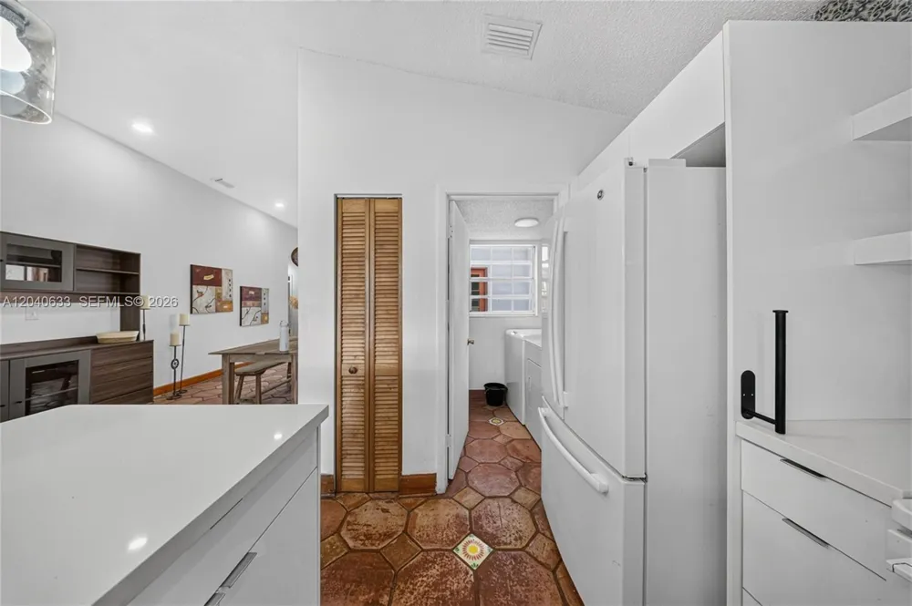 15307 SW 52nd Ter Miami, FL 33185