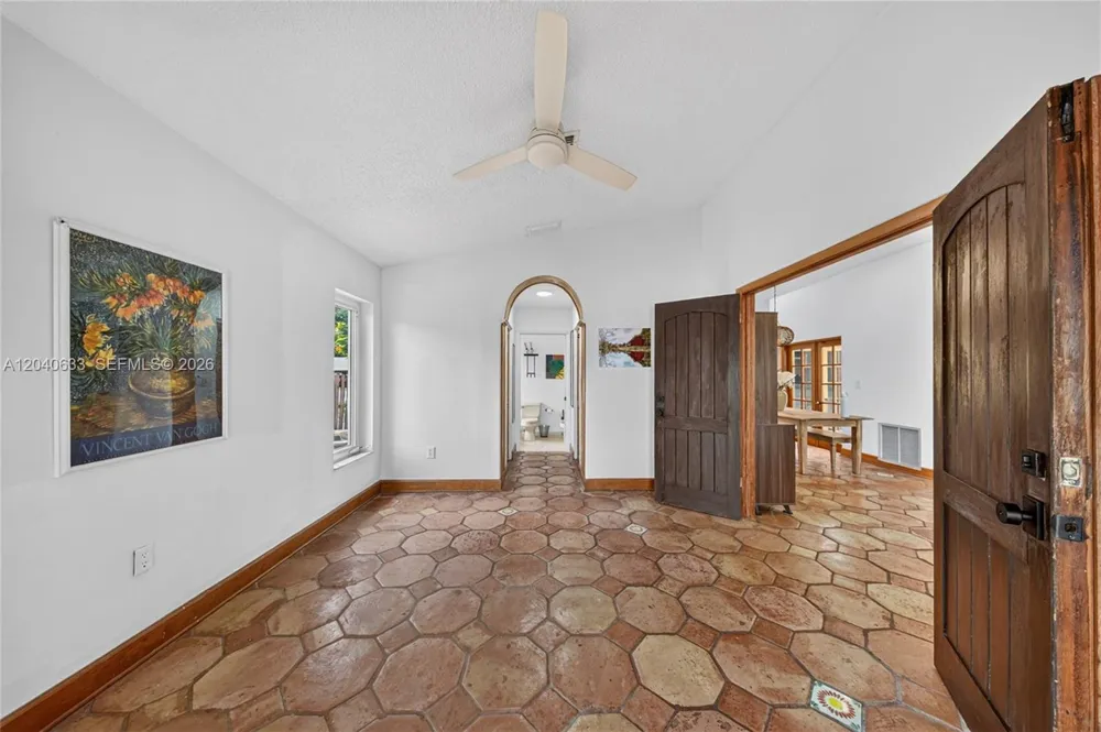 15307 SW 52nd Ter Miami, FL 33185