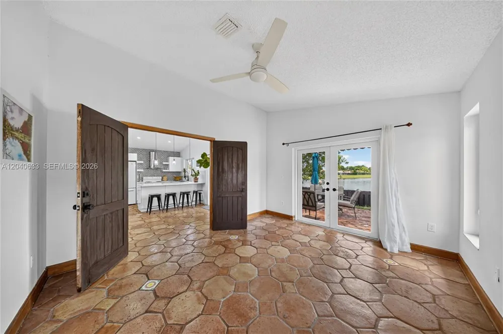 15307 SW 52nd Ter Miami, FL 33185