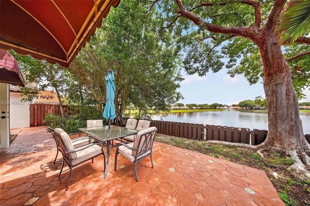 15307 SW 52nd Ter Miami, FL 33185