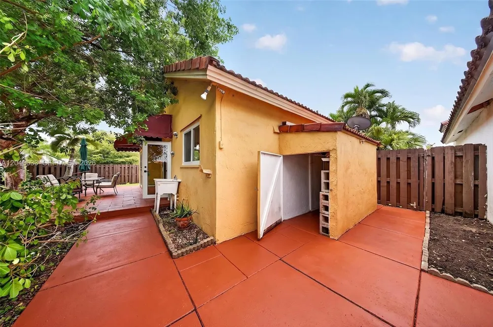 15307 SW 52nd Ter Miami, FL 33185