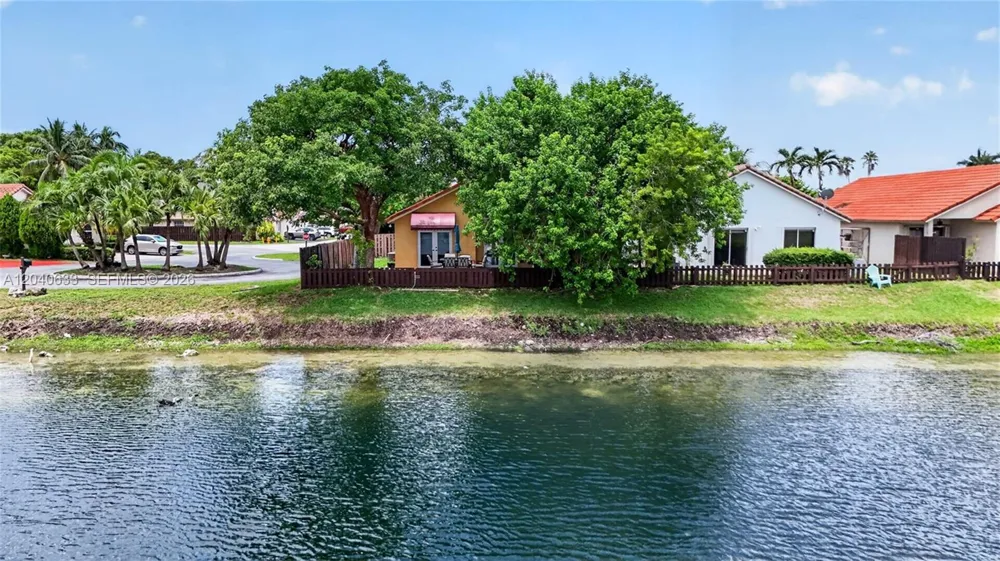 15307 SW 52nd Ter Miami, FL 33185