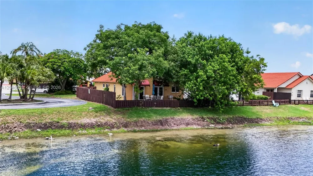 15307 SW 52nd Ter Miami, FL 33185