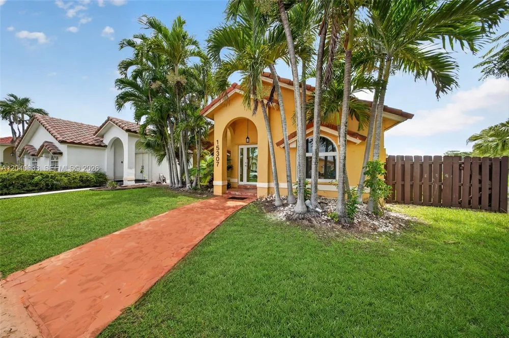 15307 SW 52nd Ter Miami, FL 33185