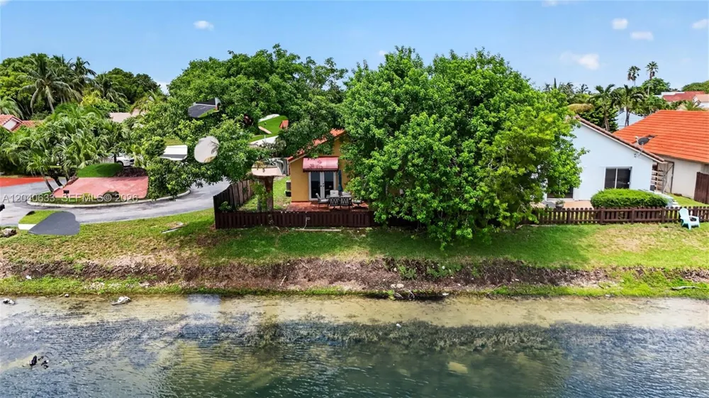 15307 SW 52nd Ter Miami, FL 33185