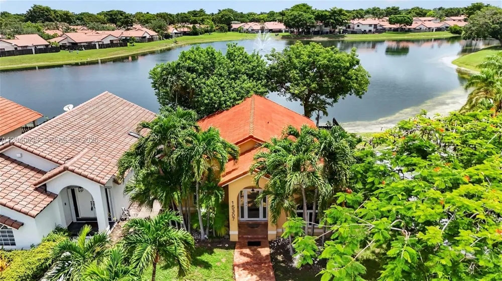 15307 SW 52nd Ter Miami, FL 33185