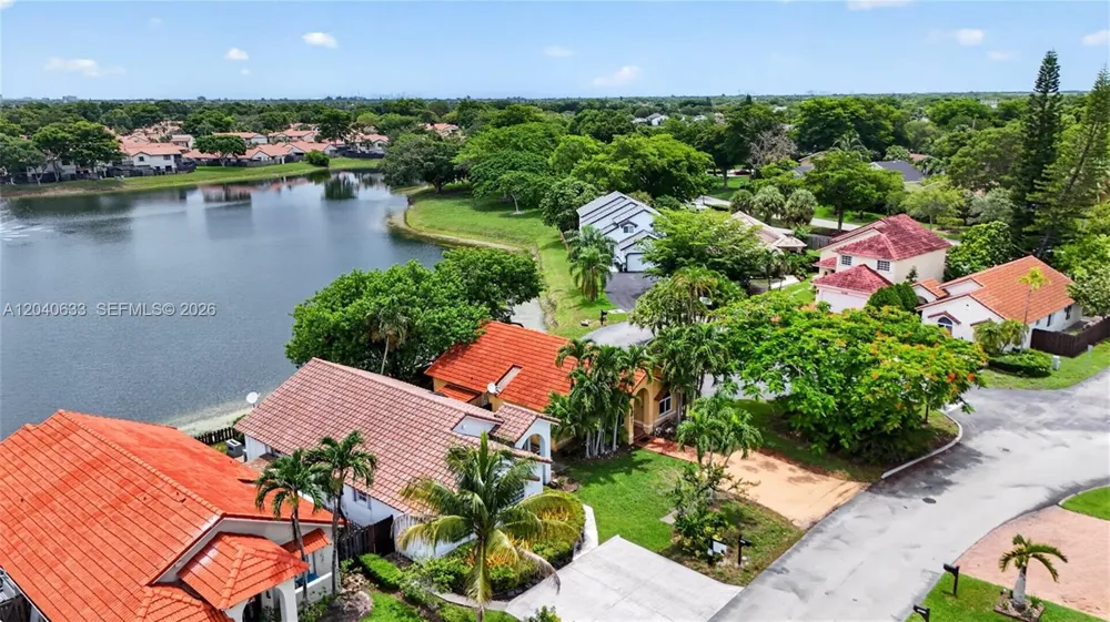 15307 SW 52nd Ter Miami, FL 33185