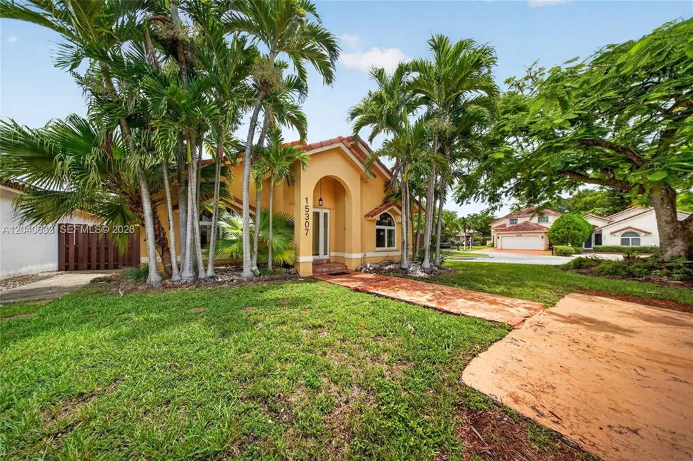 15307 SW 52nd Ter Miami, FL 33185