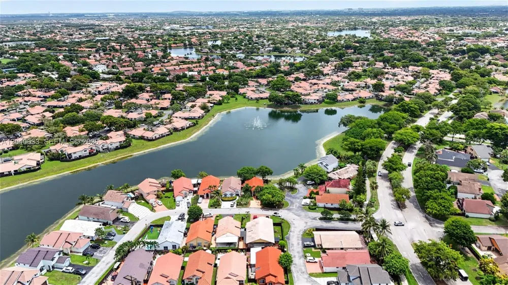 15307 SW 52nd Ter Miami, FL 33185