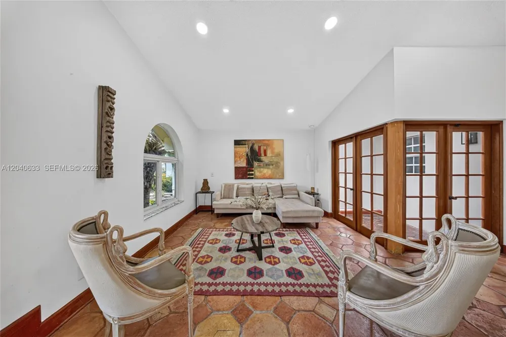 15307 SW 52nd Ter Miami, FL 33185