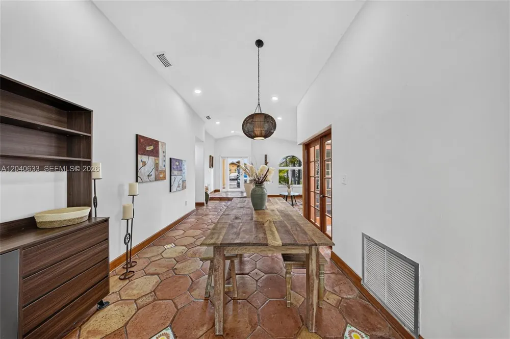 15307 SW 52nd Ter Miami, FL 33185