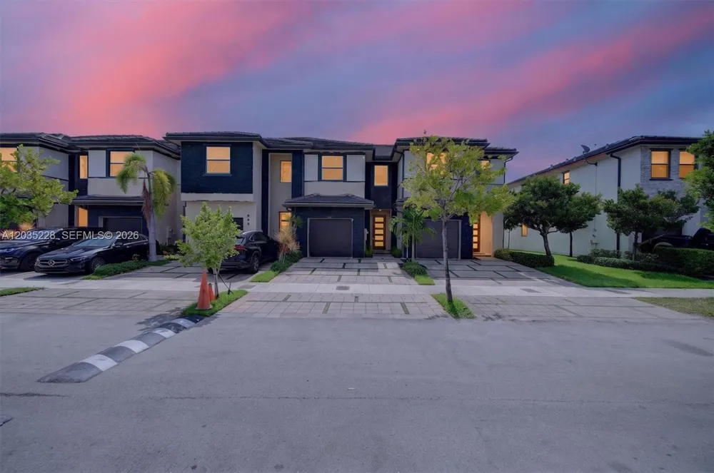 15841 NW 91st Ct Miami Lakes, FL 33018