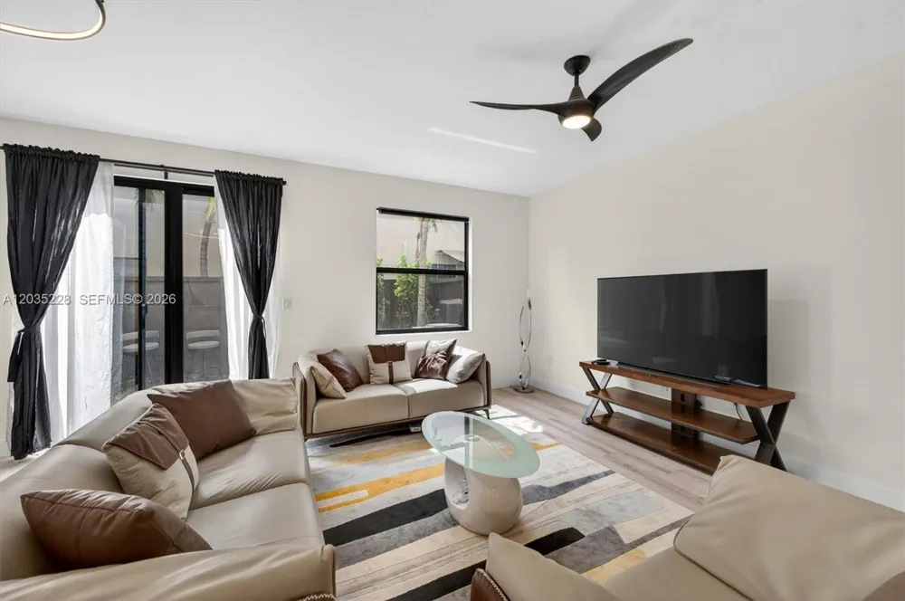 15841 NW 91st Ct Miami Lakes, FL 33018