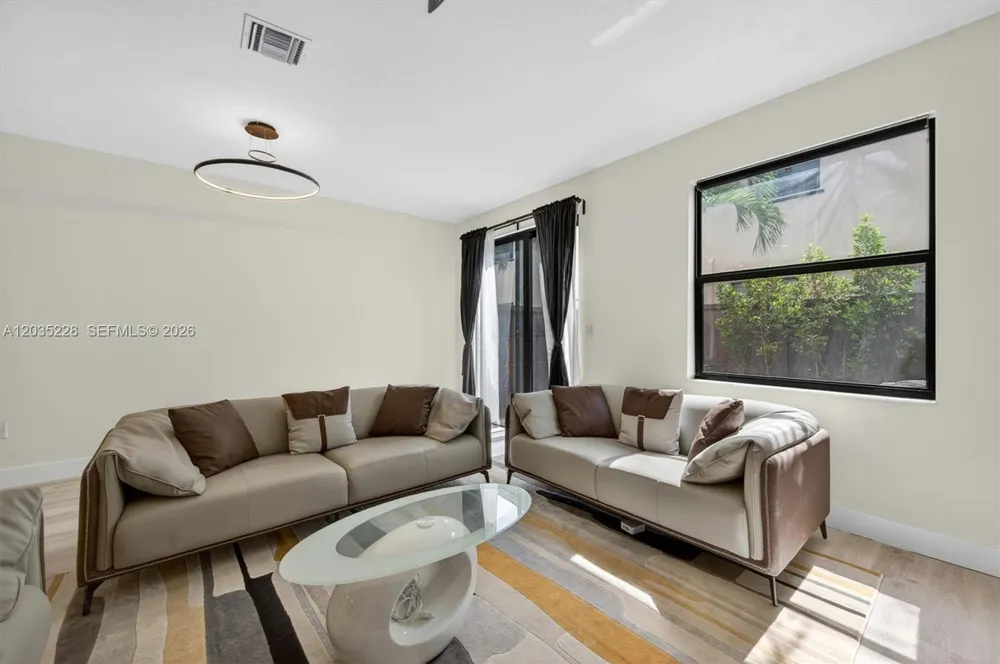 15841 NW 91st Ct Miami Lakes, FL 33018