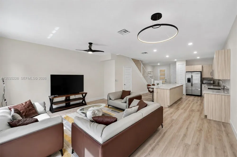 15841 NW 91st Ct Miami Lakes, FL 33018