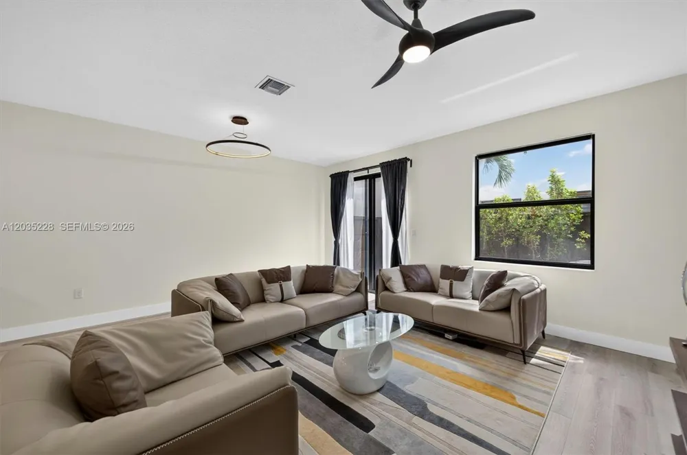 15841 NW 91st Ct Miami Lakes, FL 33018