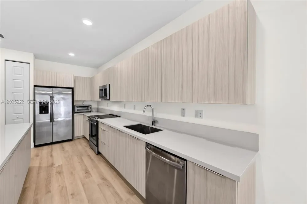 15841 NW 91st Ct Miami Lakes, FL 33018