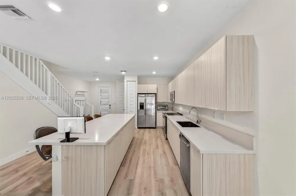 15841 NW 91st Ct Miami Lakes, FL 33018