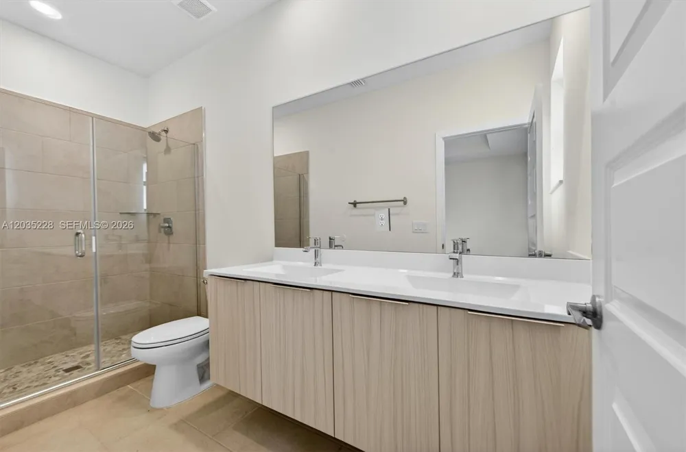 15841 NW 91st Ct Miami Lakes, FL 33018