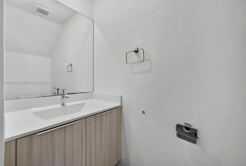 15841 NW 91st Ct Miami Lakes, FL 33018