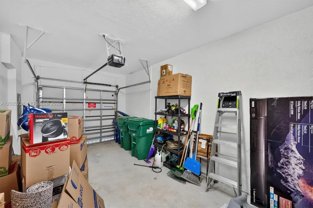 15841 NW 91st Ct Miami Lakes, FL 33018