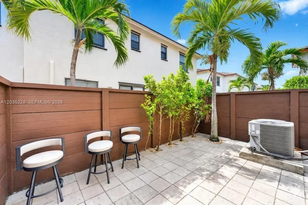 15841 NW 91st Ct Miami Lakes, FL 33018