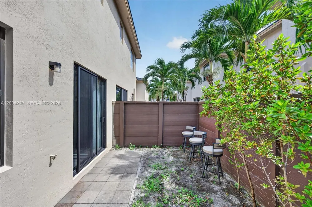 15841 NW 91st Ct Miami Lakes, FL 33018