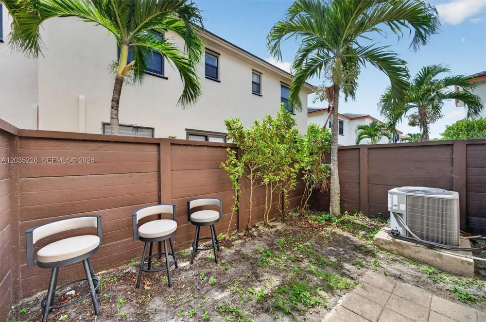 15841 NW 91st Ct Miami Lakes, FL 33018