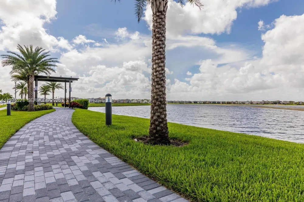 15841 NW 91st Ct Miami Lakes, FL 33018
