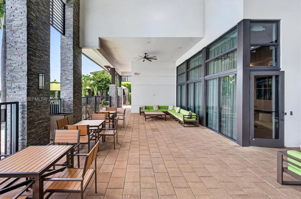 15841 NW 91st Ct Miami Lakes, FL 33018
