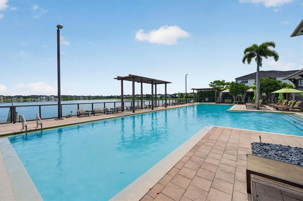 15841 NW 91st Ct Miami Lakes, FL 33018
