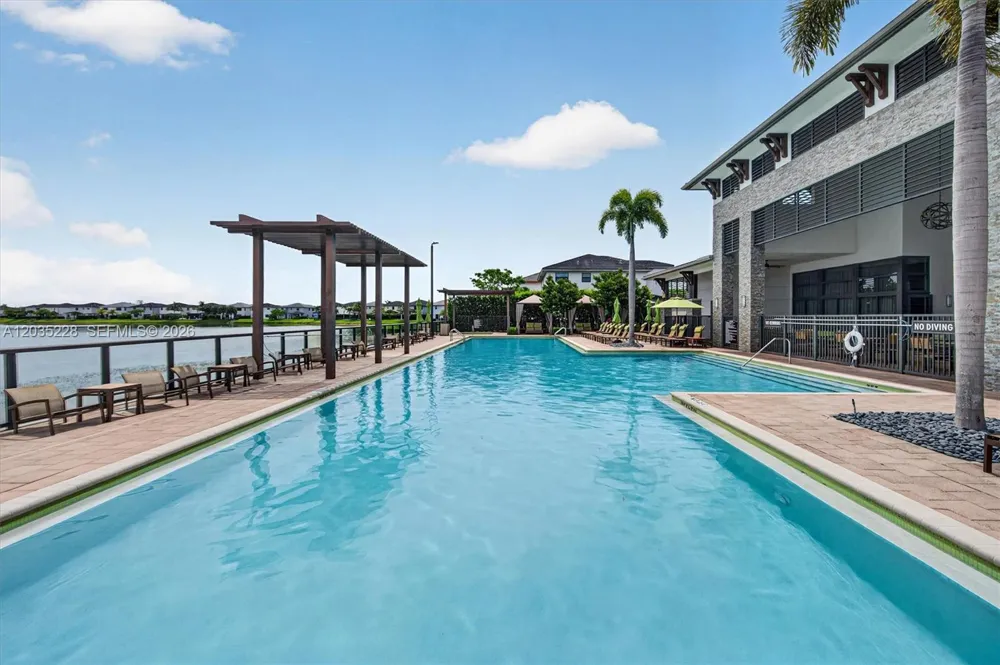 15841 NW 91st Ct Miami Lakes, FL 33018