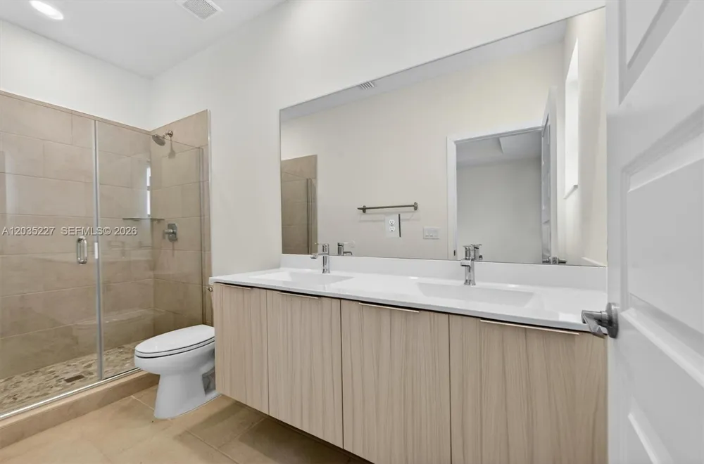 15841 NW 91st Ct Miami Lakes, FL 33018