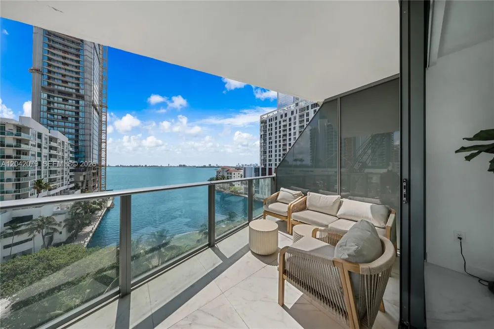 460 NE 28th St #701 Miami, FL 33137