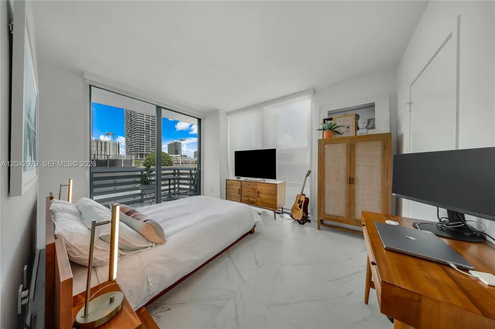460 NE 28th St #701 Miami, FL 33137