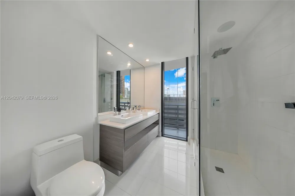 460 NE 28th St #701 Miami, FL 33137