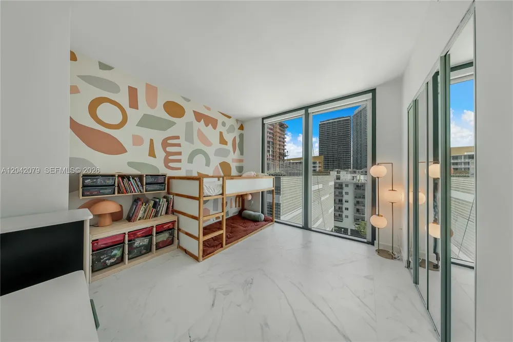 460 NE 28th St #701 Miami, FL 33137