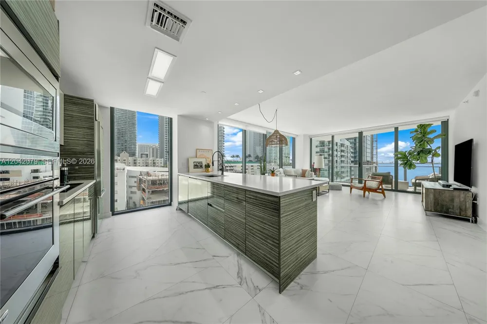 460 NE 28th St #701 Miami, FL 33137
