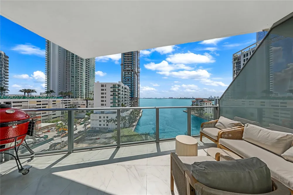 460 NE 28th St #701 Miami, FL 33137
